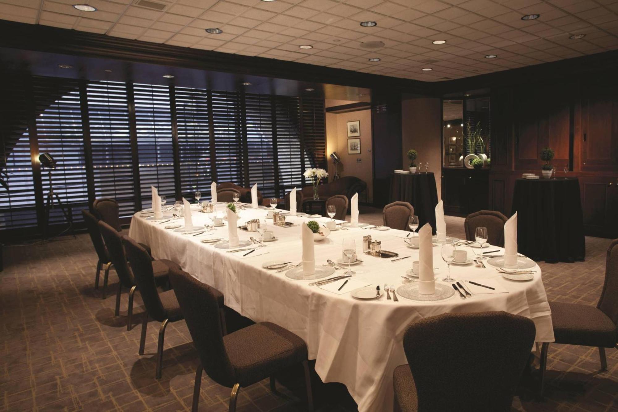 Metropolitan Hotel Vancouver Dış mekan fotoğraf