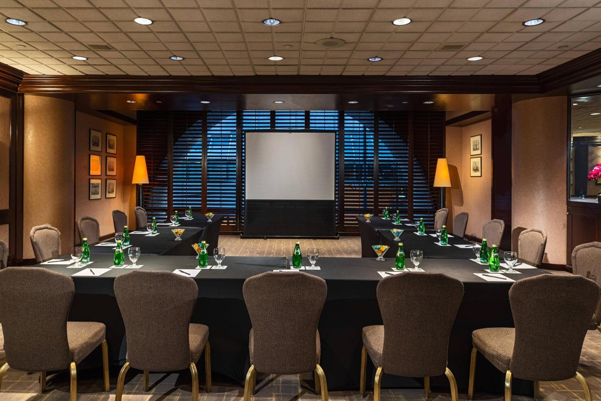 Metropolitan Hotel Vancouver Dış mekan fotoğraf